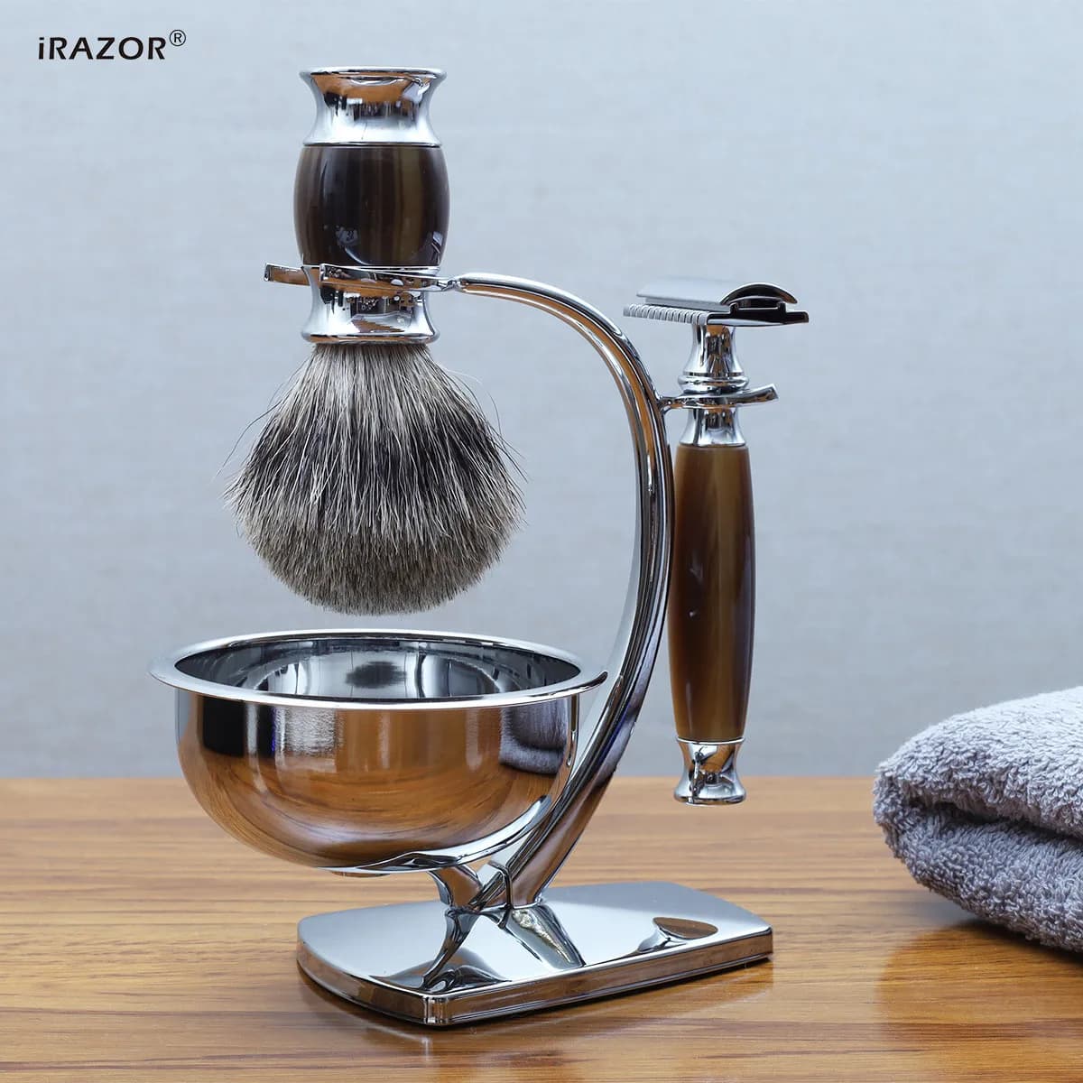 iRAZOR Classic DE Double Edge Safety Razor Kit 10 Blades Silvertip Brush Lather Bowl Mens Wet Shaving Groomin Packed in Gift Box