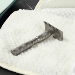 YAQI Ghost 90DC Cross Grain Pattern Titanium Light Weight Safety Razor