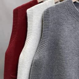 Knitted Sweater Vest Women Gold Buckle O-Neck Sleeveless Chic Red Knit Pullovers Soft Elegant Sweater Fall Winter Vests Clothing