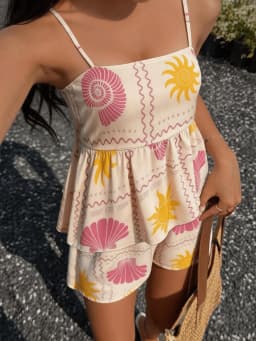 Elegant Folded Floral Print Italian Pasta Top with Vest And Shorts 2-Piece Set Casual Vacation Beachwear Suitable for Valentine'