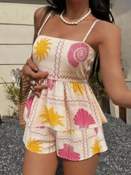 Elegant Folded Floral Print Italian Pasta Top with Vest And Shorts 2-Piece Set Casual Vacation Beachwear Suitable for Valentine'