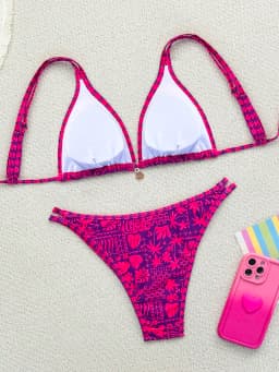 Summer purple red mature beautiful bikini set suitable for women to take photos by the sea