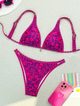 Summer purple red mature beautiful bikini set suitable for women to take photos by the sea