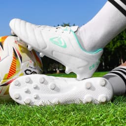New Men Football Boots Outdoor Soccer Shoes TF FG Grass Cleats Comfortable Training Shoes Match Futsal Breathable Sport Indoor