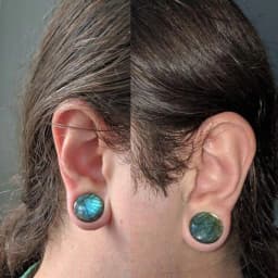 WKOUD 1PC Labradorite Stone Ear Flesh Tunnel Plugs Double Flared Plug Glow Stone Ear Gauges Expander