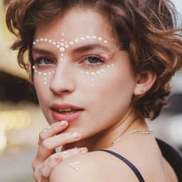 220pcs Mix 3mm/4mm/5mm/6mm Hair Pearls Stick On Self Adhesive Pearls Stickers Face Pearls Stickers for Hair Face Makeup
