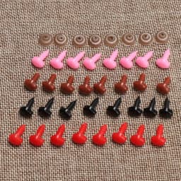 100pcs Plastic Triangle Noses For Dolls Making Crafts Parts Toys Bear Noses Buttons Toy DIY Safety Nose Accessories
