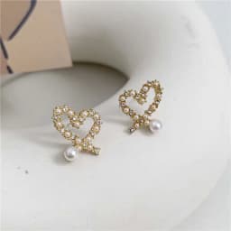 New Irregular Mussel Stud Earrings Women Unique Personality Small Flower Leaf Pearl Heart Earrings Wedding Jewelry Birthday Gift