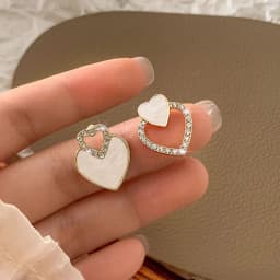 New Irregular Mussel Stud Earrings Women Unique Personality Small Flower Leaf Pearl Heart Earrings Wedding Jewelry Birthday Gift