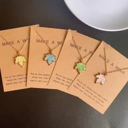 1 Pcs Fashion Maple Leaf Necklace Colorful Leaf Pendant Glittery Charm Chain Gift Jewelry Korean Jewelry Accessories Wholesale