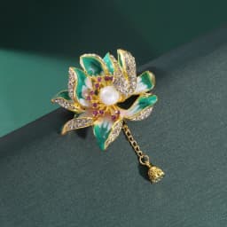 Vintage Elegant Women Classic Pendant Lotus Crystal Brooches Badges Exquisite Lady Shiny Plant Rhinestone Party Pins Jewelry