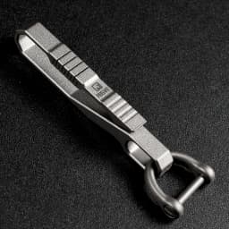 Titanium Durable Keychain Luxury Car Key Chain Waist Hanging Buckle Belt EDC Lightweight Key Ring Holder for Father's Day Gifts