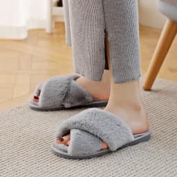Winter Women House Slippers Faux Fur Fashion Warm Shoes Woman Slip on Flats Female Slides Black Pink cozy home furry slippers