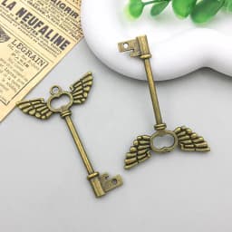 10pcs/Lot Retro Antique Bronze Heart Engraved Vintage Key Pendant-DIY Jewelry Charms for Necklace&Keychain Craft Making Supplies