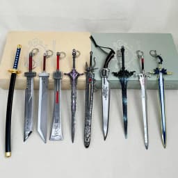 22cm Lion Heart Gunblade with Keychain FF VIII Game Merchandise Squall Leonhart Metal Blade Model for Home Decoration Collection