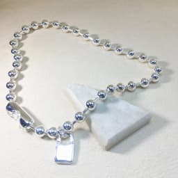 2025 new niche design gold and silver bead chain lock retro style and sexy necklace