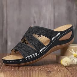 Summer 2026 Women's Sandals with Exposed Toes, Retro Anti Slip Leather Casual Women's Fashionable Versatile Sandals