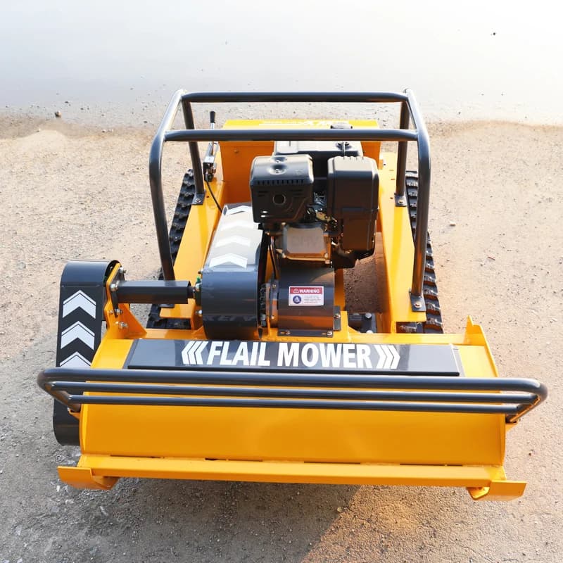 Remote-controlled lawnmower and remote-controlled grass shredder with a 45° working slope; garden tools for gardens and lawns.