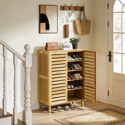 Bamboo Shoe Storage Cabinet with Slatted Doors, 5-Tier Wooden Shoe Organizer Cupboard for Entryway Hallway, Freestanding Large Shoe Rack with Side Hooks & Magnetic Closure