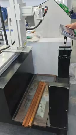 1500W 2000W Air Cooling Fiber Laser Cleaning Machine Portable Handheld Fiber Laser Cleaner for Surface Rust Oil Paint Remove