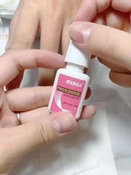 Strong Adhesive Nail Glue Brush On Nail Glue for Acrylic Nail Tips Quick-Drying & Long-Lasting for False Nails Tips Adhesion Gel