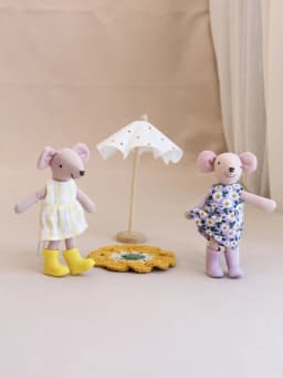 1:12 Miniature Realistic Silicone Rain Boots Suitable for Mini House Decoration
