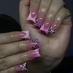 24Pcs Duckbill Press on Nails Y2K White French Edge Five Petal Flower Full Cover Acrylic Fake Nail Diamond inlaid Nail Art
