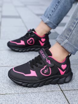 Breathable mesh outdoor running shoes for fashionable girls, suitable for daily wear and commuting