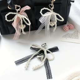Lace Pearl Bow Keychain, Ladies Pearl Bow, Bag Pendant Keychain, Backpack Charm Keychain, Heart-Shaped Bag Pendant, Bead Keychain, Bow Pendant, Keychain Additions for Gifts, Wallets, Bags, Backpacks, Satchels