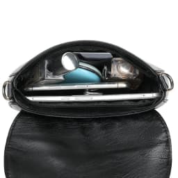 The Neutral Color Bags Are Suitable for Daily Commuting and Office Use. They Come in Single-Shoulder and Hand-Held Styles.