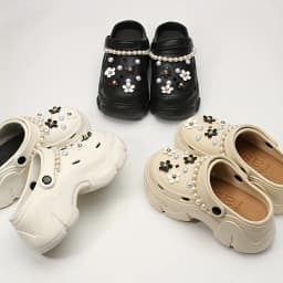 Fashion EVA Clogs, Removable DIY Platform Height-Boosting Clogs with Pearl Chains, Pearls & Black-White Flower Charms, All-Seaso