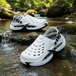 New hole shoes for men in summer, thick soled, non slip, breathable driving sandals, durable and fashionable beach shoes