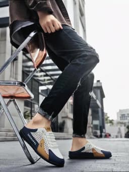 2026 Summer New Style Closed-Toe Half-Slip Men's Shoes with Breathable Mesh Slip-On Design, Fashionable and Breathable Loafers