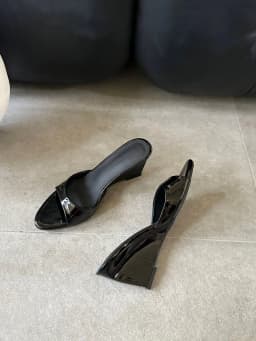 2026 Wedges Heel Women Slippers Comfort Open Toe Slip On Pumps Ladies Outdoor Patent Leather Daily Wear Party Dress Slides