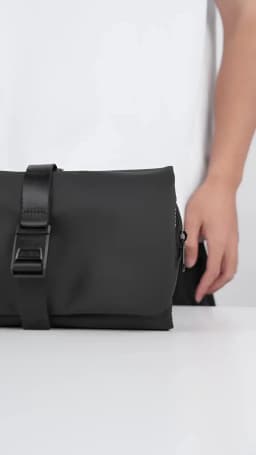 MARK RYDEN Travel Toiletry Bag Waterproof Organizer Bag Elegant Black Lightweight Pouch