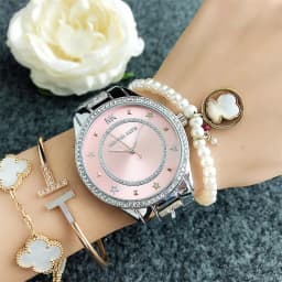 Brand new Michael Kors luxury women's bag with a diamond-studded dial, quartz movement, casual business style, alloy material, s