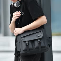 Fashionable Men's Shoulder Bag Multi Layer Mailman Bag Business Travel Crossbody Bag Suitable for Daily Commuting Business