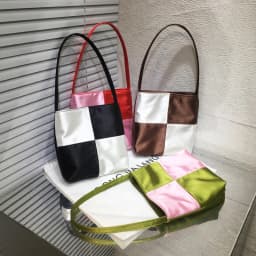 Ins Famous Fashion Silk Satin Handbag Mobile Phone Purse Women's Small Square Tote Bag Lluxury Color Underarm Bag for Party