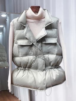 New Ultra Light Down Vest Women Short Vest Windproof Lightweight Warm Waistcoat Female White Duck Down Coat Sleeveless