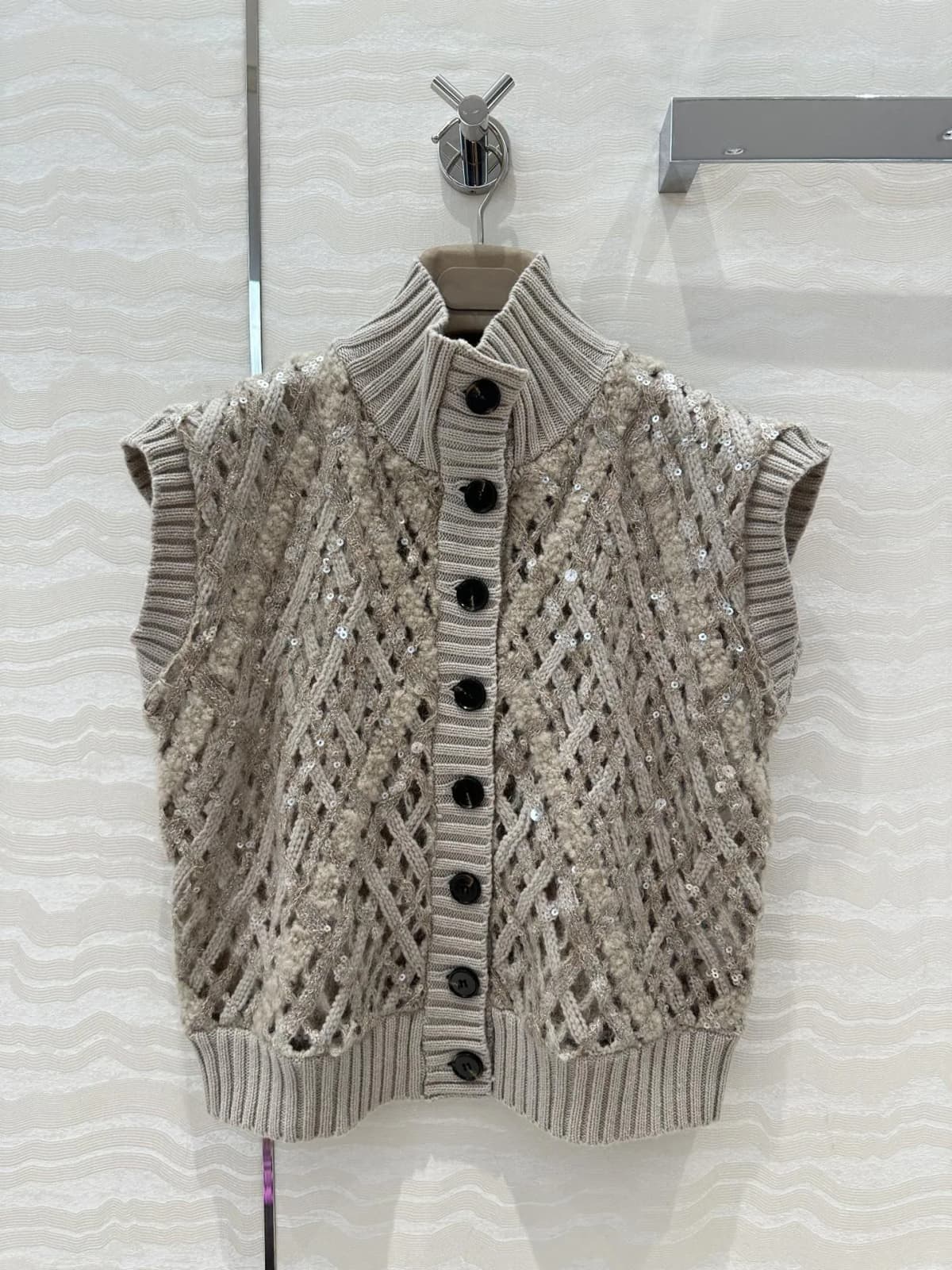 Ladies Autumn And Winter New High Quality Vest Cashmere Knitted Hollow Sequins Fashionable And Versatile