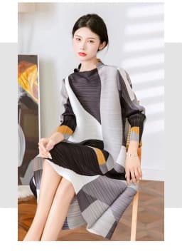 Miyake Fold 2025 Spring New High-End Temperament Design Sense Printing Dress Women Loose Fashion Swing Skirt