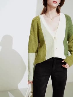 AMII Minimalism Sweaters Women 2024 Autumn Street Wear Spliced Knitted Top Drop Sleeve Loose Full Pullovers Sweaters 12344144