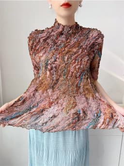 Miyake Pleated Tie Dye Printed T-shirt Fashionable Semi High Neck Temperament Top 2025 Summer New High Stretch Shirt