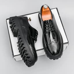 Spring New Carved Flowers Men Thick-soled Oxford Shoes Lace-up Casual Shoes British Style Black White High Quality Wedding Shoes