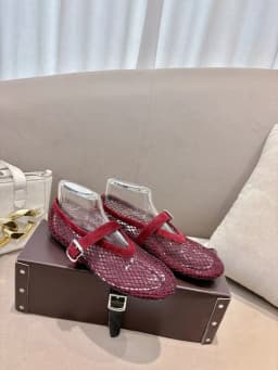 Designer French Luxury Mesh Slip-On Shoes Women High Density T-Strap Patent Leather Edge Trimmed Breathable Pointed-Toe Ballet Mules Flats Summer Sandals