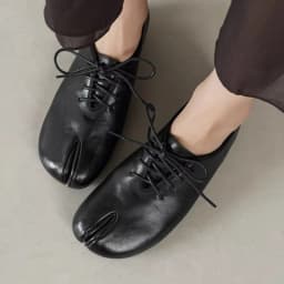 Trendy Fashion Womens Split Toe Tabi Pig Foot Flat Shoes Soft Comfort Lace Up Ballet Inspired Loafers Suitable for Daily Commute