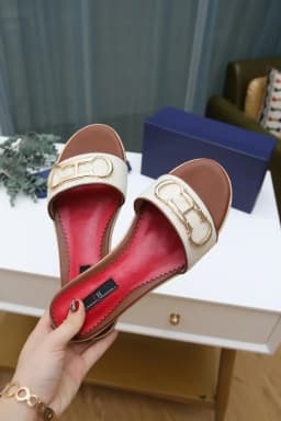 CH 2025 Summer New Women's Leisure Sandals Women's Slippers Simple Solid Colour Design Daily Style Fashion Women's Slippers