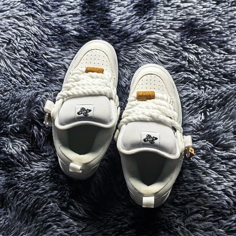 Simple White Sneakers for Couples, Large Size Shoes for Men, Suitable for All Seasons, Breathable and Versatile Casual Sneakers