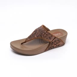 Women's slippers 2026 summer new style clip on cool slippers with sloping heels beach shoes for women