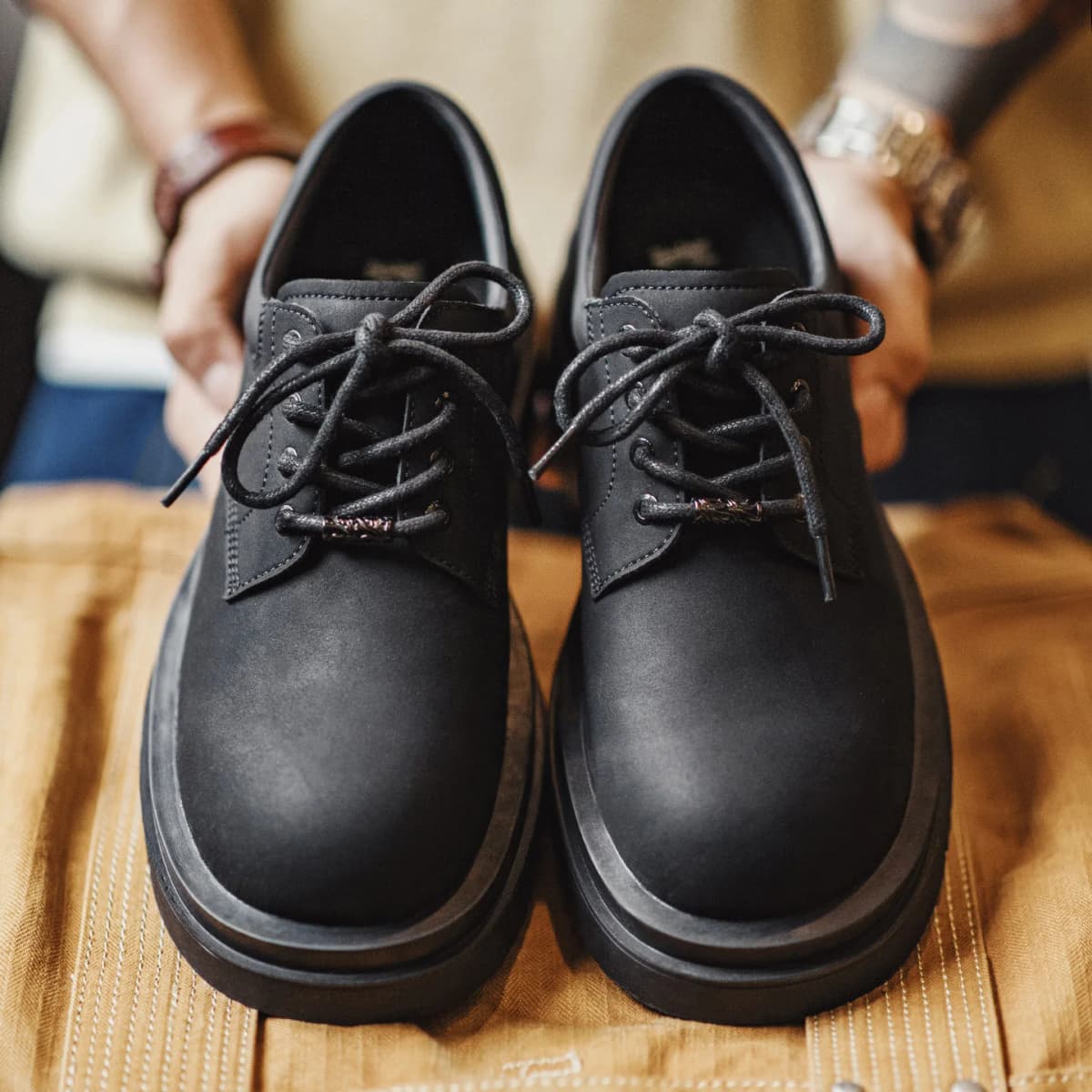 Maden Men's Retro Black Matte Derby Shoes Thick Sole Height Increasing Lace Up Low Top Work Boots Casual Commuting Formal Shoes